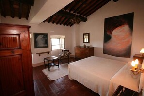 Villa, 4 Bedrooms | 5 bedrooms, desk, iron/ironing board, free cots/infant beds