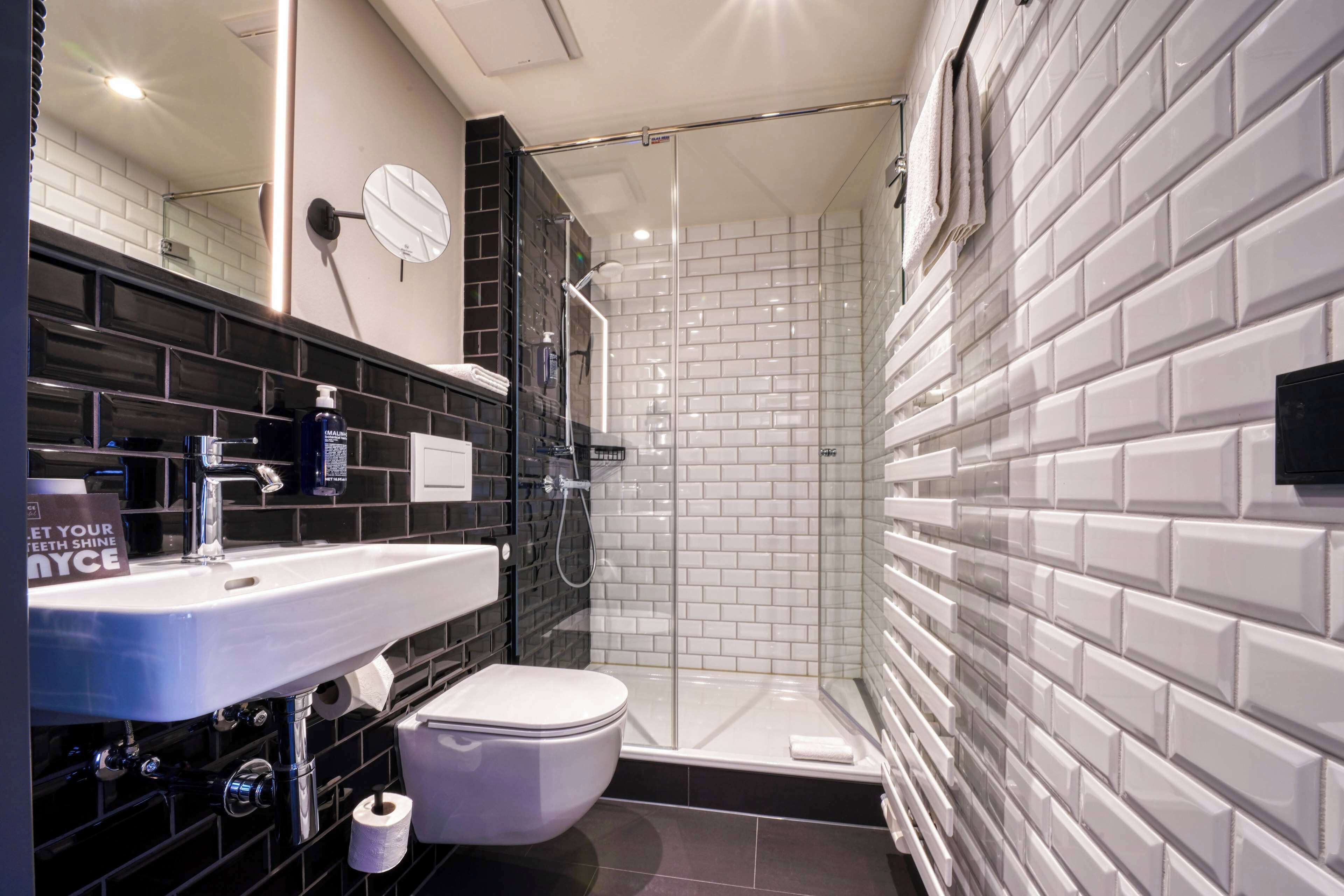 shower, free toiletries, towels