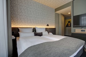 Habitación Confort, 1 cama matrimonial | Ropa de cama de alta calidad, escritorio, insonorización y wifi gratis