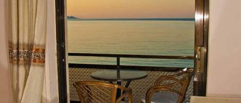 Soundproofing, free WiFi