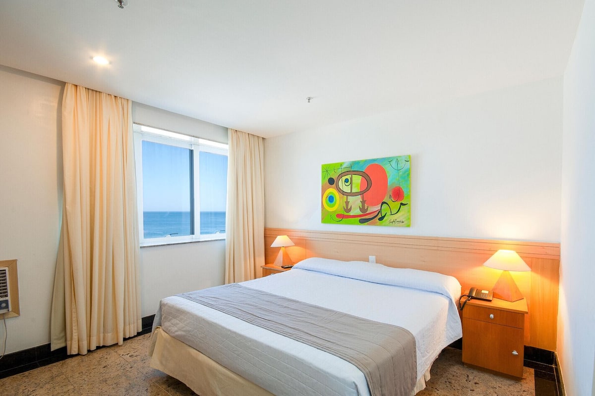 In-room safe, blackout curtains, free WiFi, bed sheets