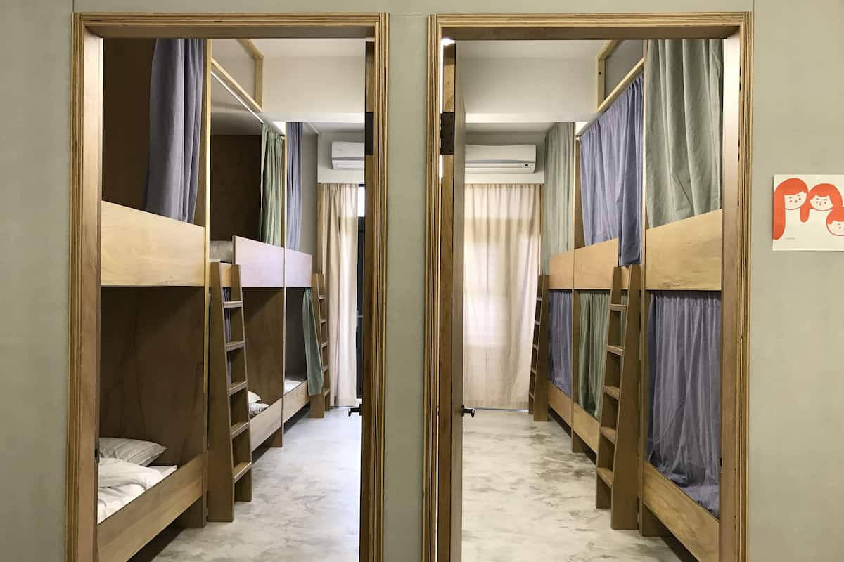 Laptop workspace, blackout drapes, WiFi (free), bed sheets