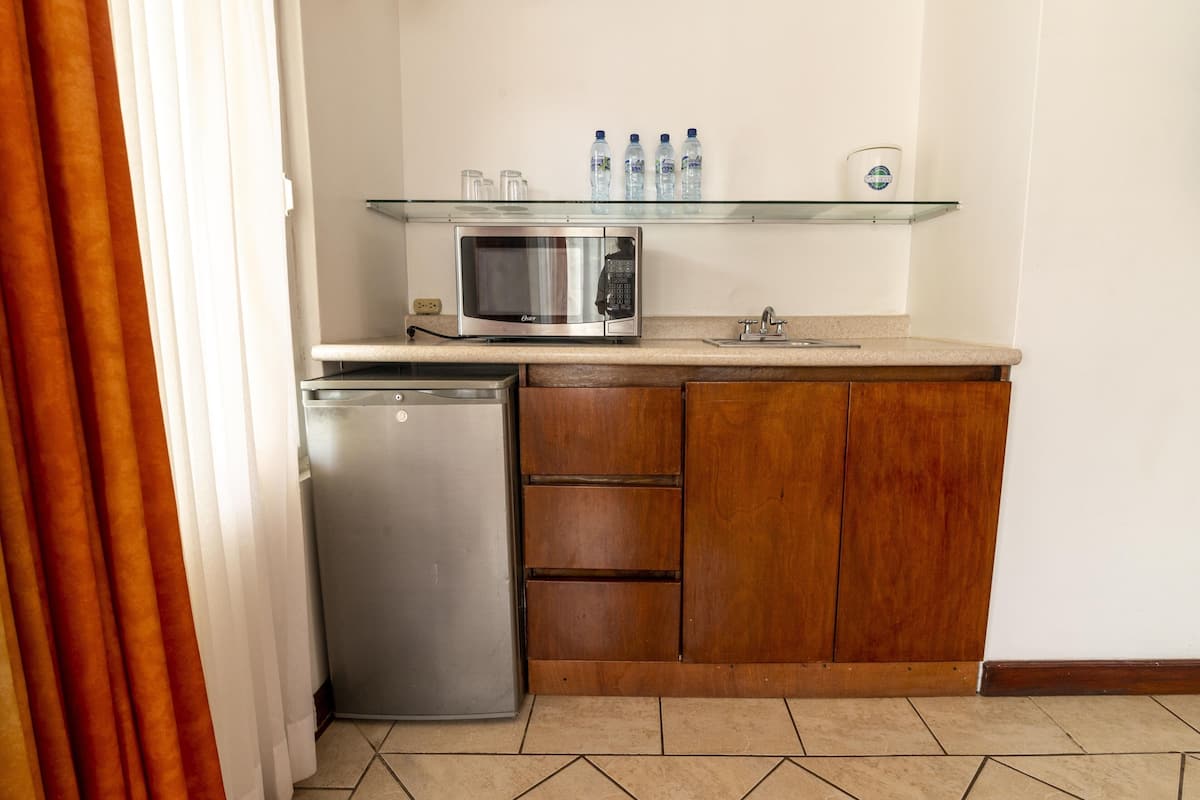 1 bedroom, in-room safe, blackout curtains, free wifi