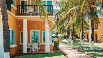 Luxury Suite, Kitchen, Beach View, 2nd Floor. | View from room