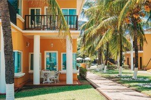 Luxury Suite, Kitchen, Beach View, 2nd Floor. | Vistas desde la habitación