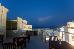 Terrace/patio - The Avenue and Spa (Hulhumalé)