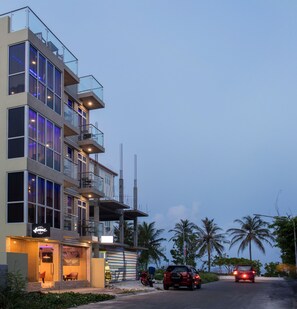 Front of property – evening/night - The Avenue and Spa (Hulhumalé)