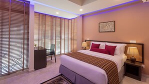 Minibar, in-room safe, desk, soundproofing - The Avenue and Spa (Hulhumalé)