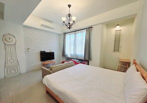 Habitación doble estándar | Muebles diferentes, cortinas blackout, insonorización y wifi gratis 