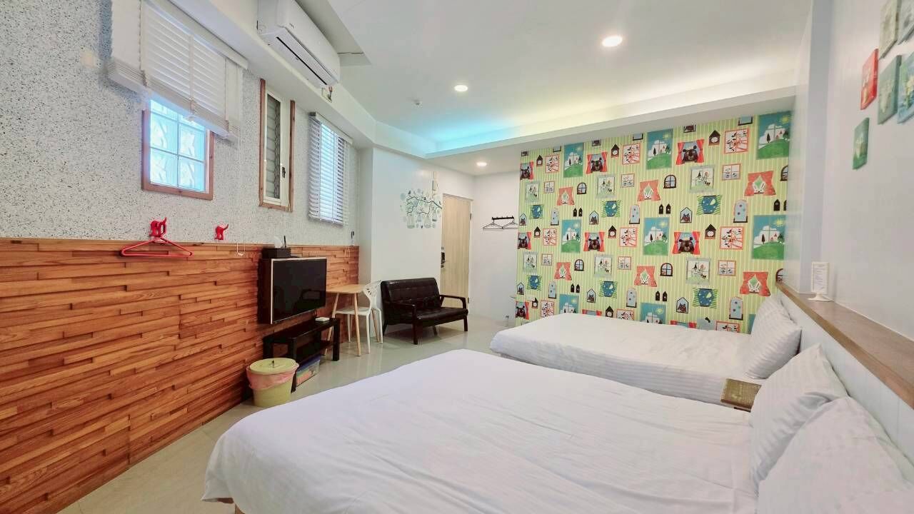 Ameublement personnalisé, rideaux occultants, chambres insonorisées