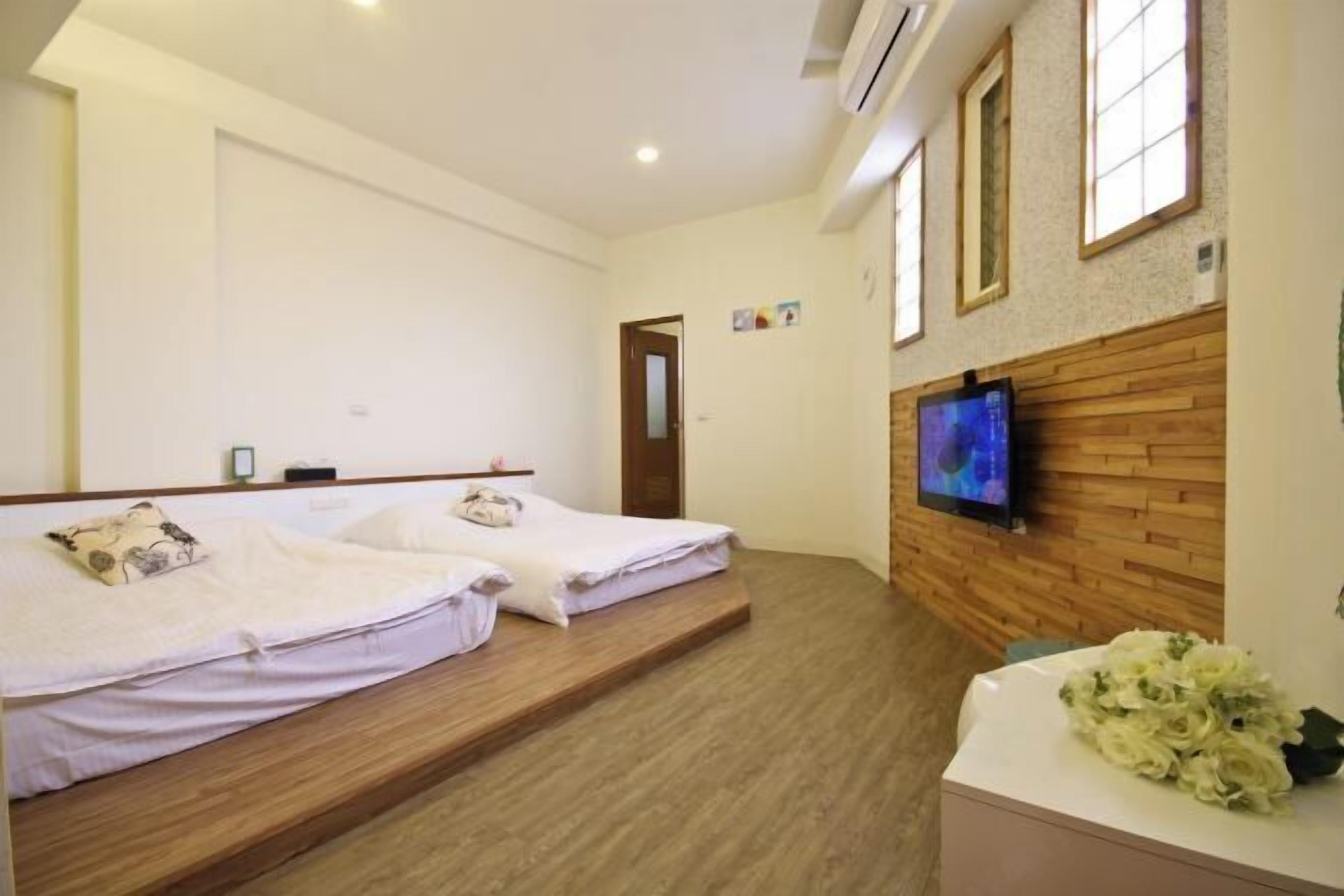 Individually furnished, blackout curtains, soundproofing, free WiFi