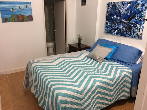 Basic Studio | Iron/ironing board, cots/infant beds, rollaway beds, free WiFi