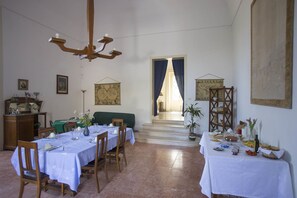 Gratis frukostbuffé varje dag 