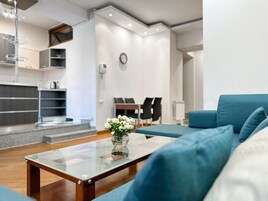 Comfort Apartment, 1 Bedroom (Parpetsi 28) | Laptop workspace, soundproofing, iron/ironing board, WiFi (free)
