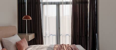 2BDR Apartment on Hanrapetutyan 17 | Laptop workspace, soundproofing, iron/ironing board, free WiFi