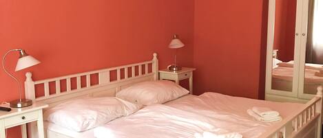 Standard Apartment (Room 5) | 1 bedroom, desk, iron/ironing board, rollaway beds