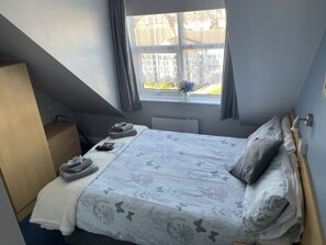Free WiFi, bed sheets - Ivydene Guest House (Skegness)