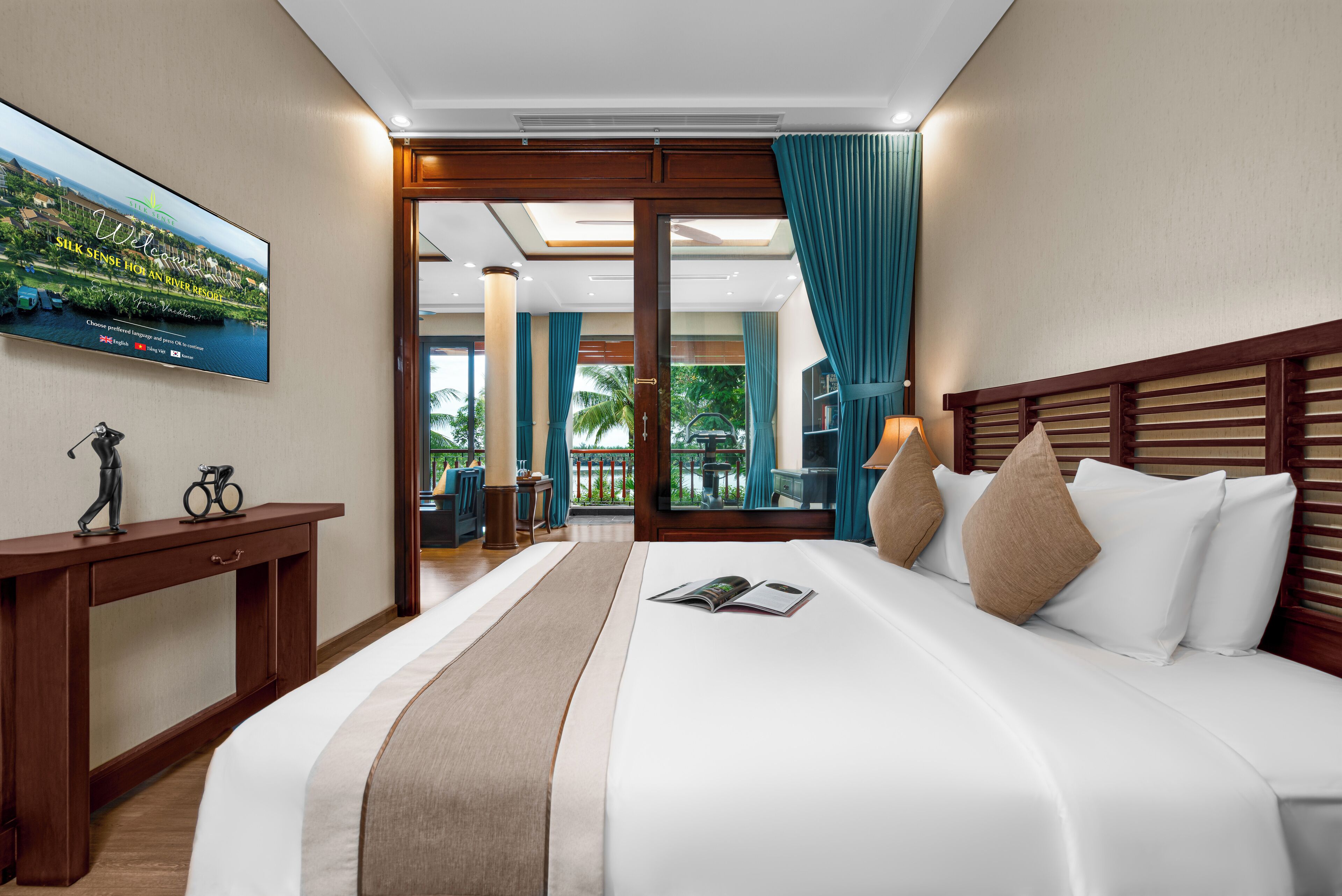 presidential suite | 2 bedrooms, pillow-top beds, free minibar items, in-room safe