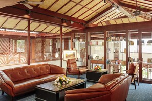 Lobby sitting area - Silk Sense Hoi An River Resort (Da Nang City)