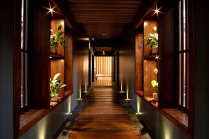Couples treatment rooms, sauna, body treatments, aromatherapy