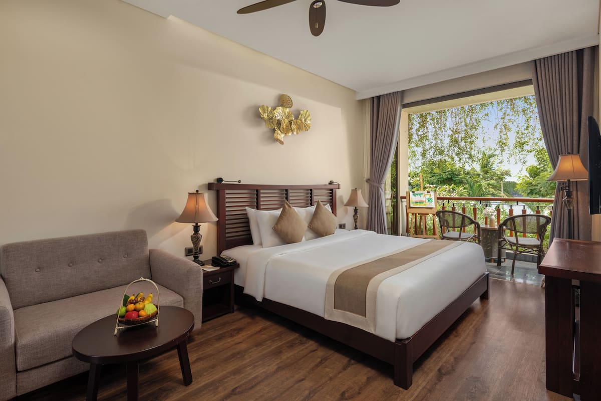 Chambre Double Supérieure, balcon, vue jardin | 2 chambres, surmatelas, mini-bar avec articles gratuits