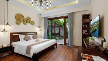 Sense Suite, Private Pool | Pillowtop beds, free minibar items, in-room safe, individually decorated
