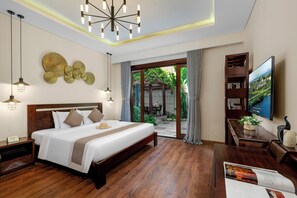 Pillow-top beds, free minibar items, in-room safe - Silk Sense Hoi An River Resort (Da Nang City)