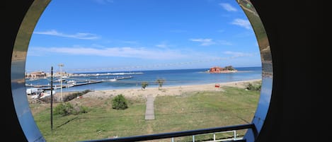 Tweepersoonskamer | Uitzicht op strand/zee