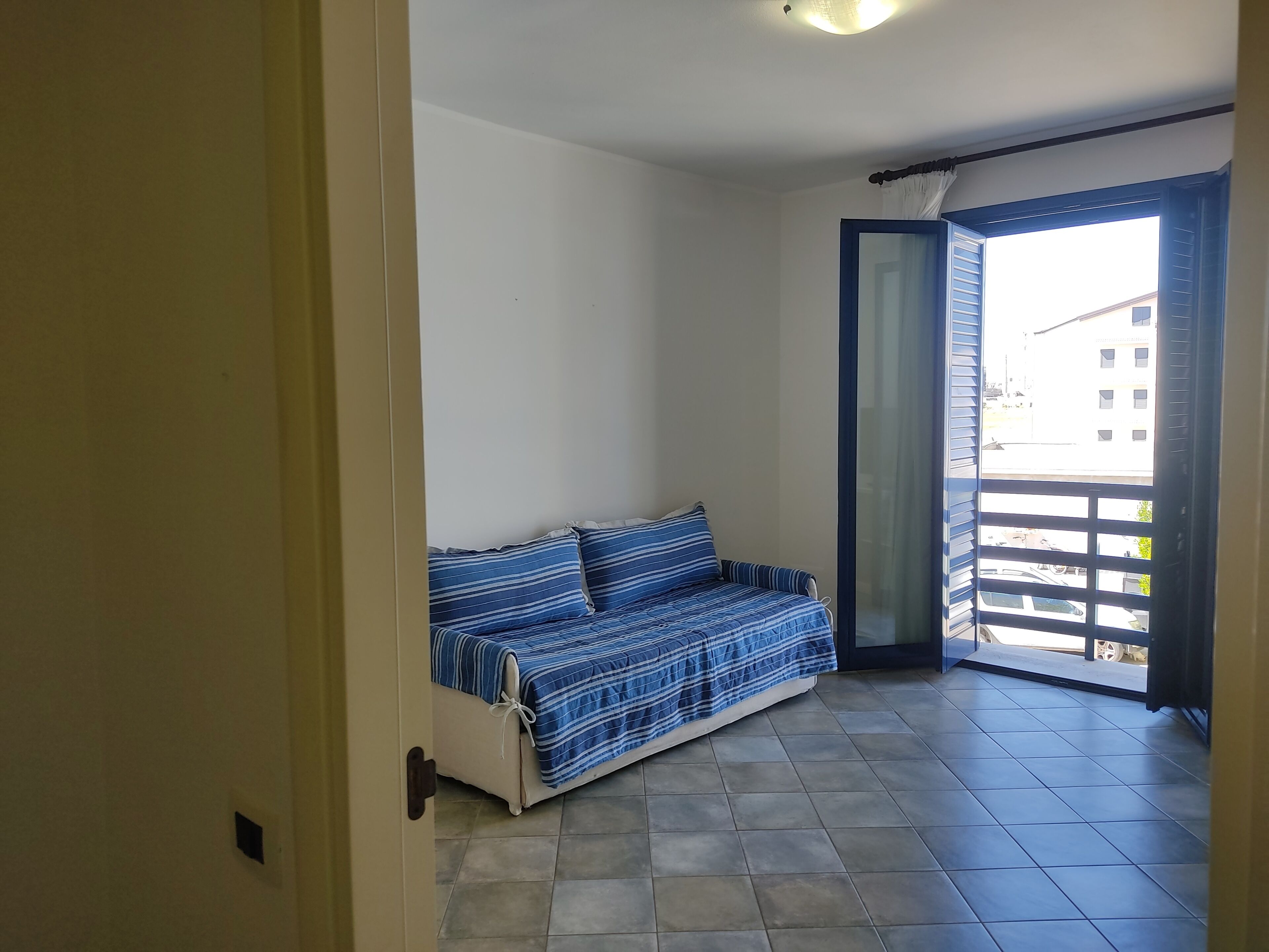 Berços (sobretaxa), Wi-Fi de cortesia, roupa de cama