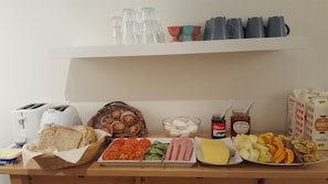 Breakfast area - Gallery Guesthouse StayWest (Akranes)