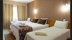 Minibar, escritorio, cortinas blackout y wifi gratis 