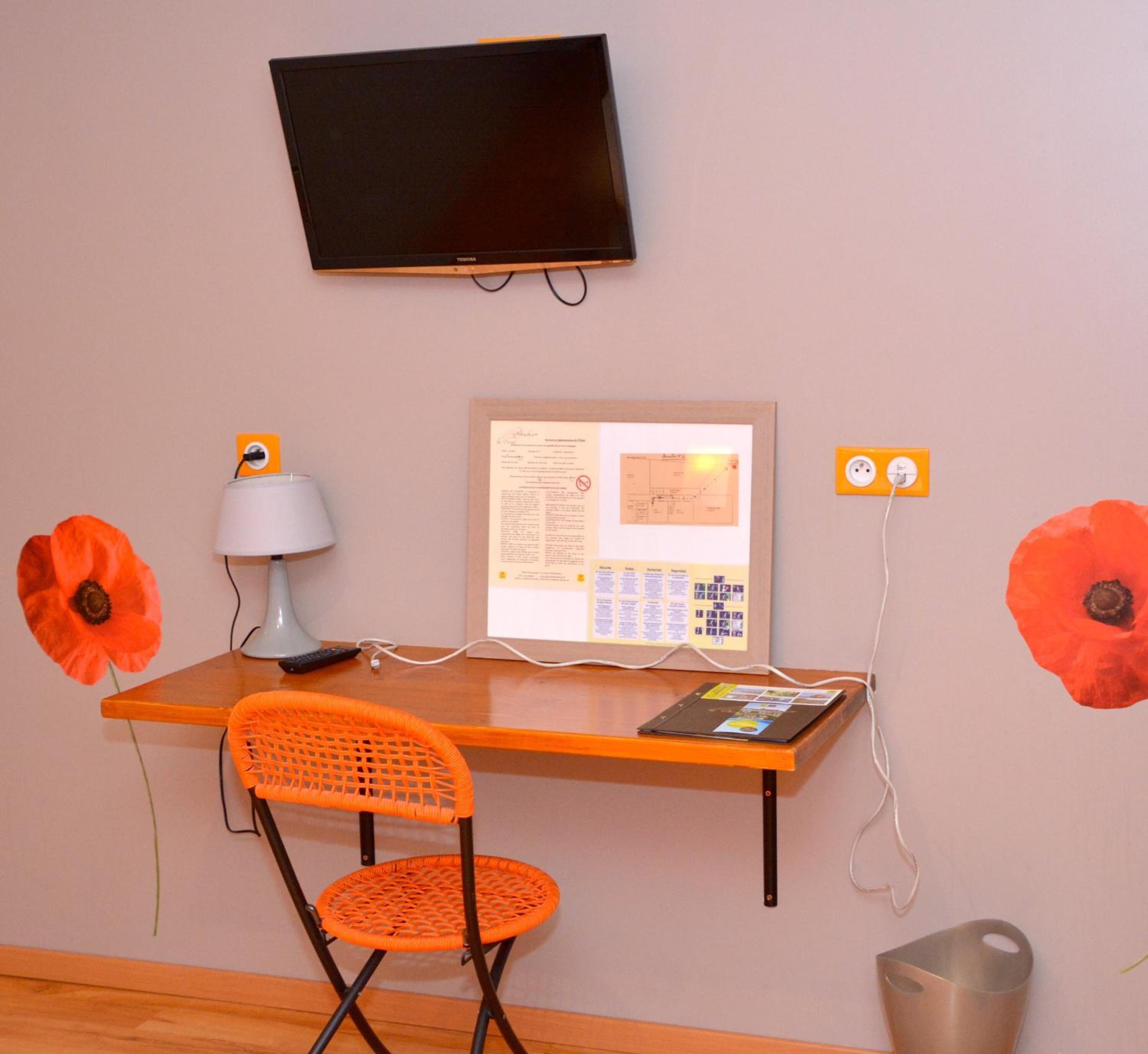 comfort double room, roll-in shower, garden area | individually decorated, individually furnished, desk, soundproofing