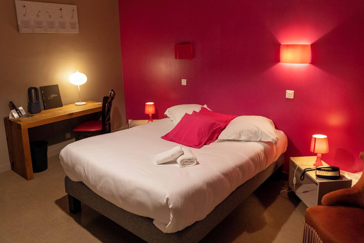 Standard Double Room | Desk, soundproofing, iron/ironing board (on request), free WiFi