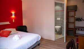 Comfort Double Room, Accessible, Garden Area | Terrace/patio - Logis Hôtel La Corne d'Abondance (Grand Bourgtheroulde)