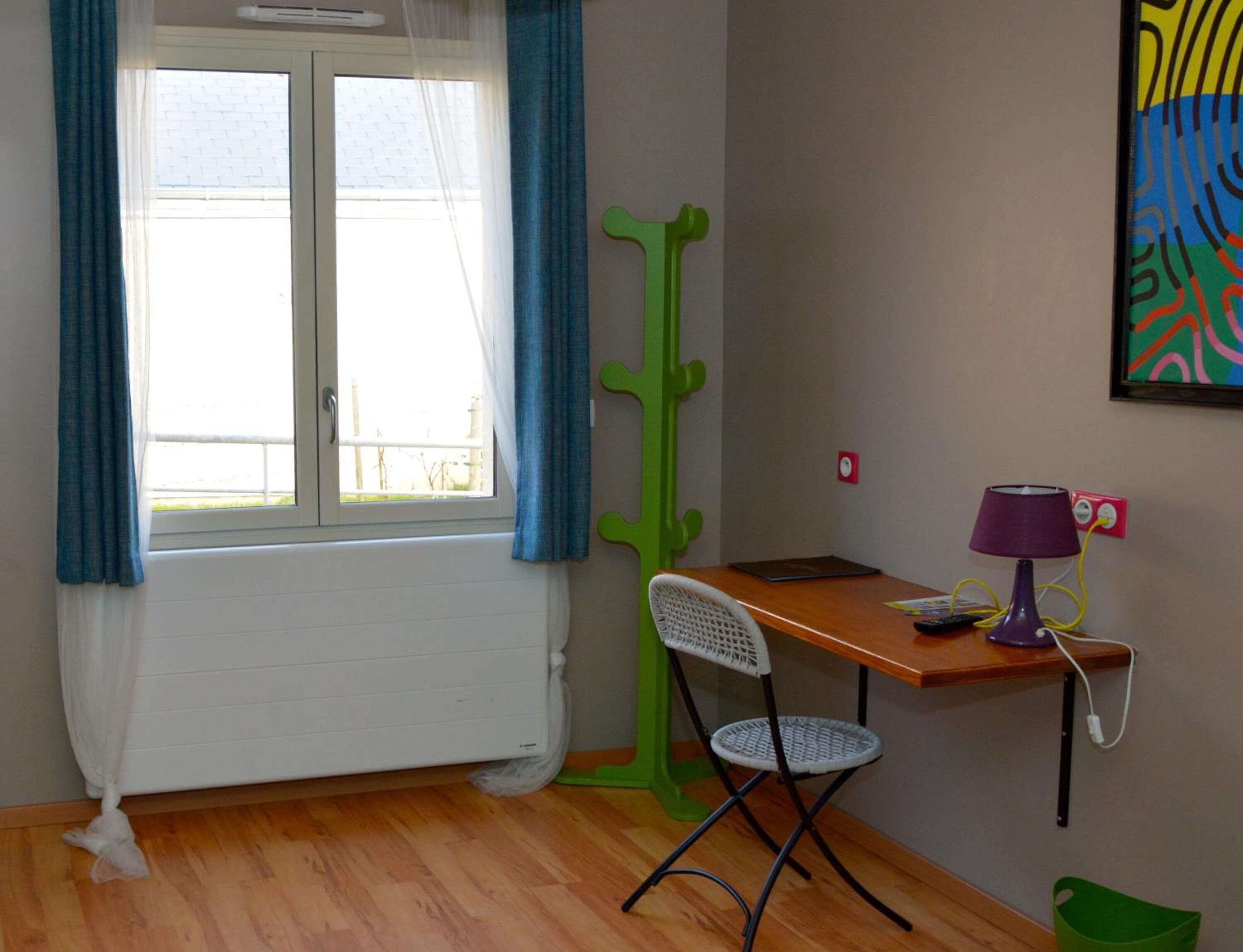 family room, roll-in shower, garden area | individually decorated, individually furnished, desk, soundproofing