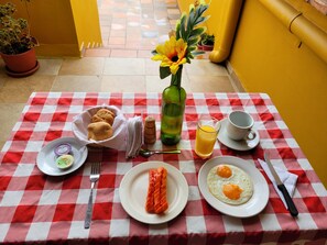 Tägliches inbegriffenes großes Frühstück