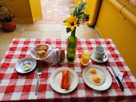 Desayuno completo incluido todos los días 