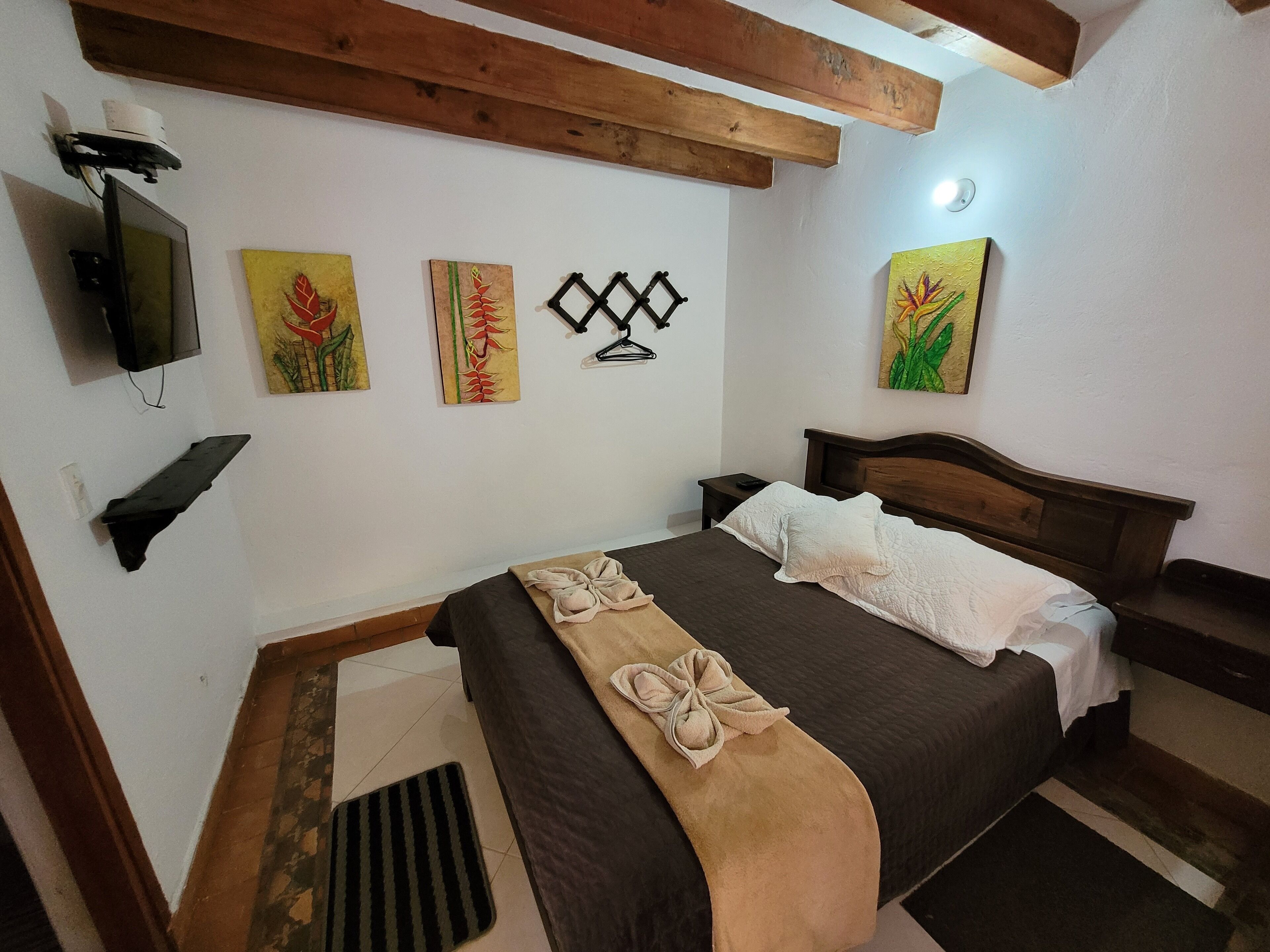 double room | iron/ironing board, free cots/infant beds, free wifi, bed sheets