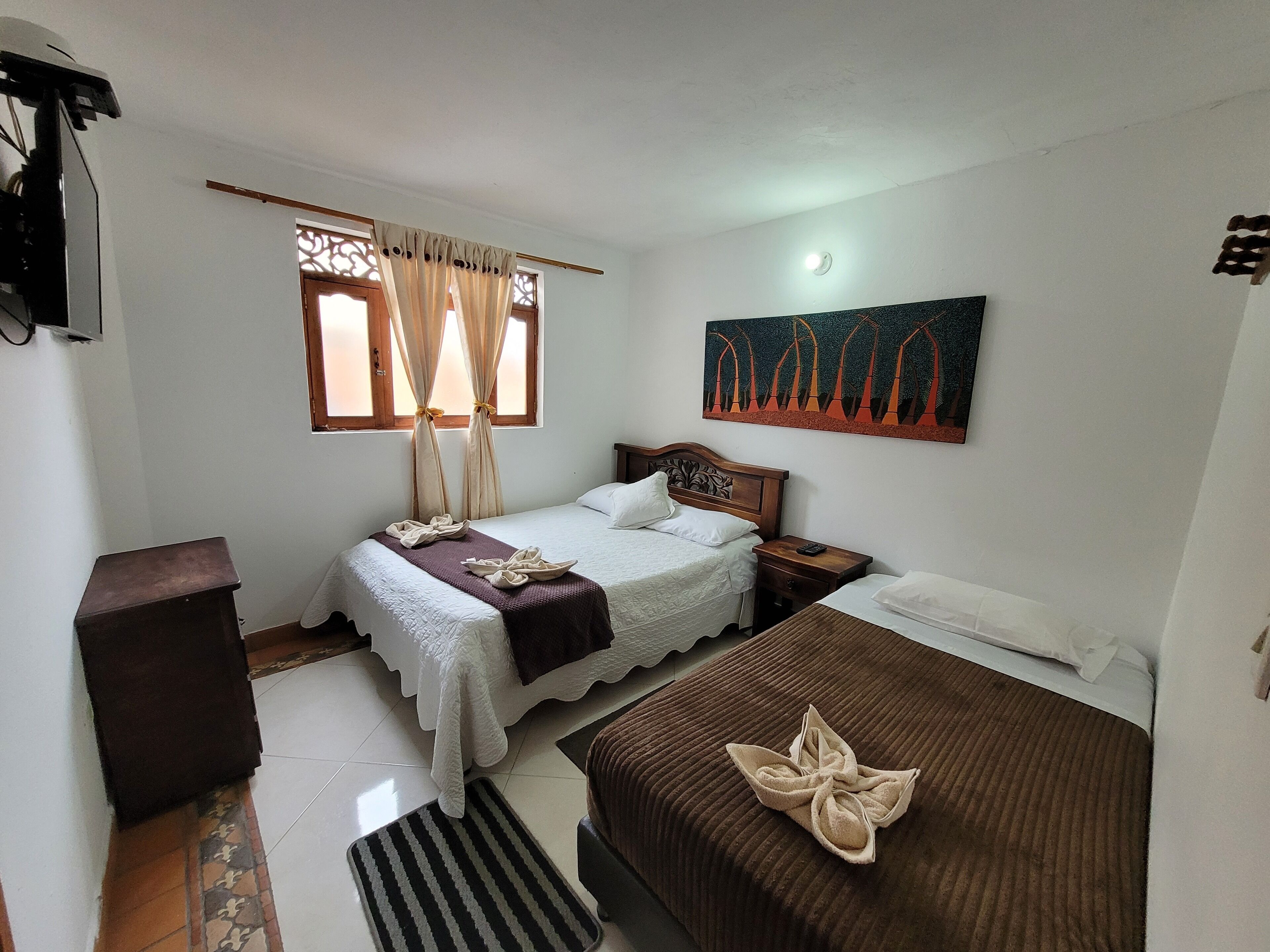 triple room | iron/ironing board, free cots/infant beds, free wifi, bed sheets