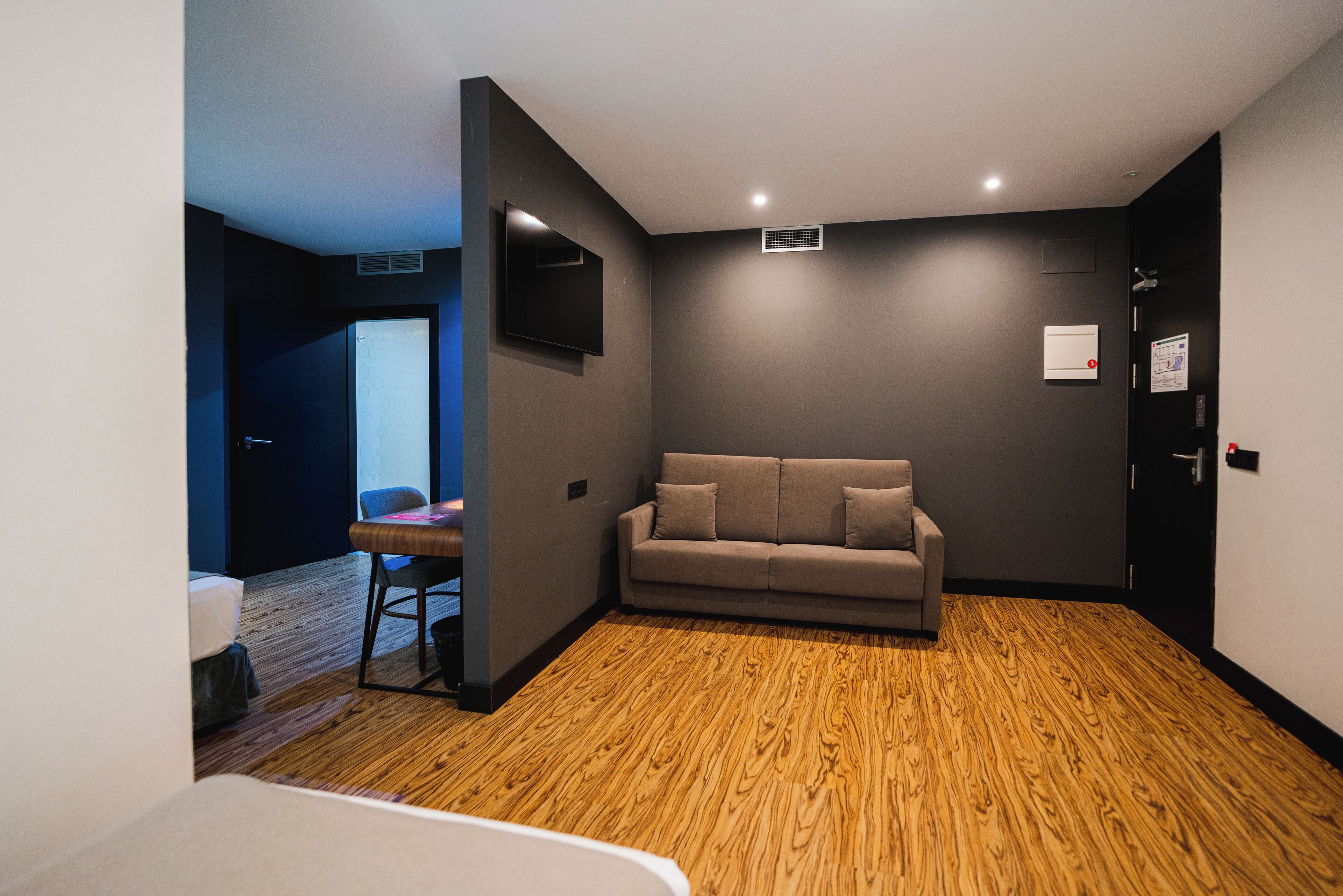 family room | living area | 40-inch flat-screen tv with satellite channels, tv