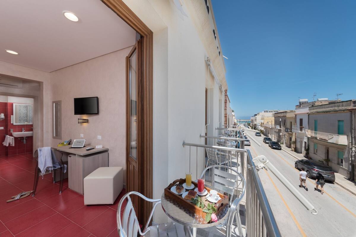 Chambre Double, balcon | Coffres-forts dans les chambres, bureau, Wi-Fi gratuit, draps fournis