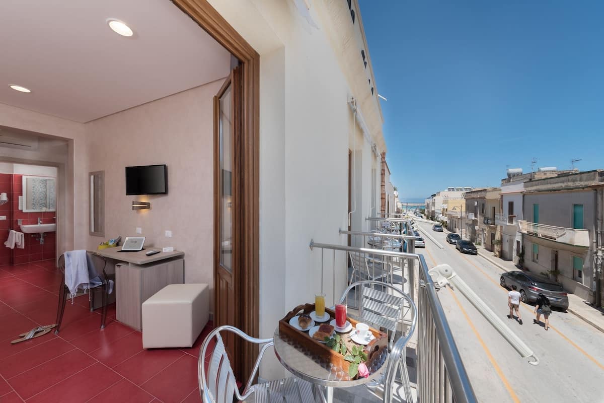 Double Room, Balcony