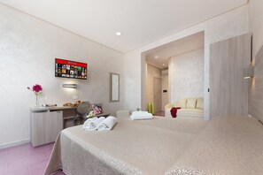 Coffres-forts dans les chambres, bureau, Wi-Fi gratuit, draps fournis