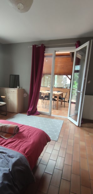 Double Room, 2 Bedrooms (Pélerins)
