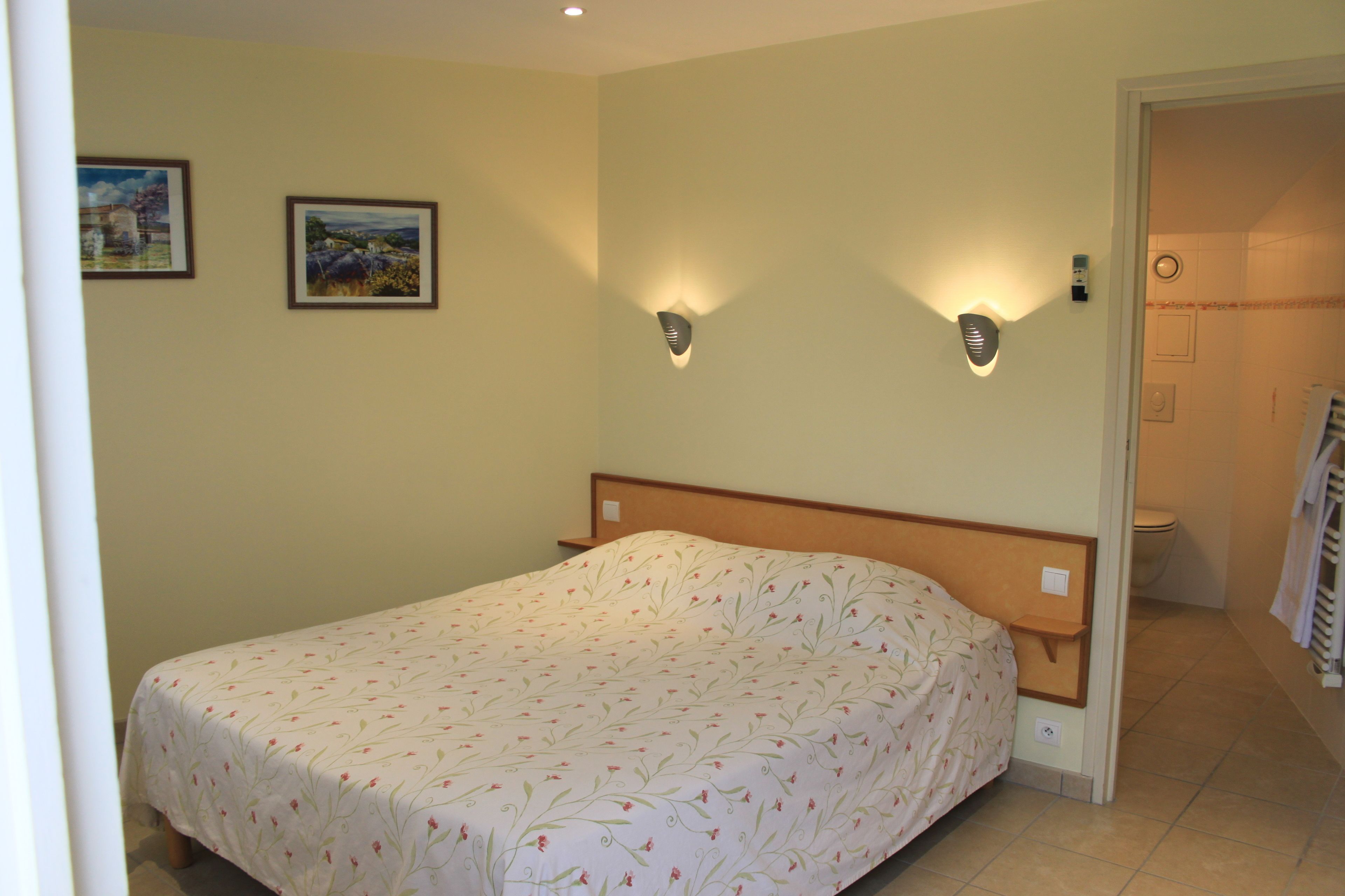 standard double room | desk, free wifi