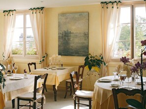 Restaurant - Logis Hôtel Le Clos du Vigneron (Ousson-sur-Loire)