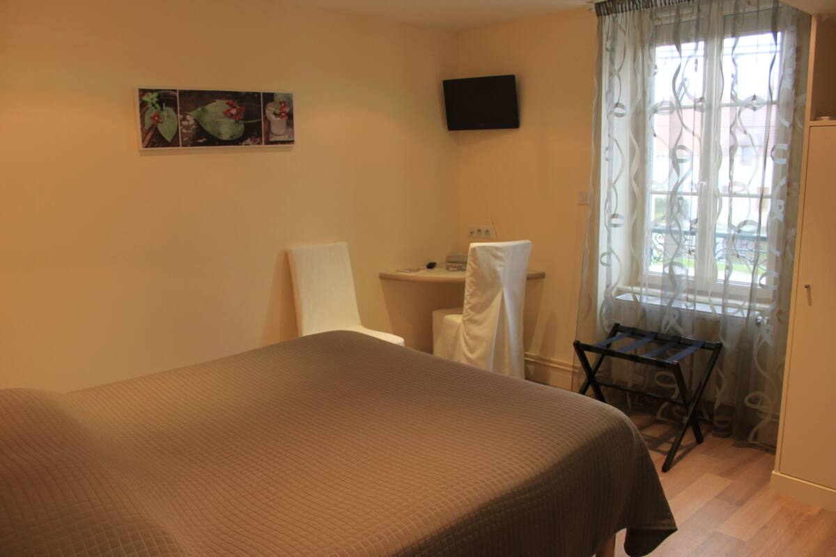 standard double room | desk, free wifi