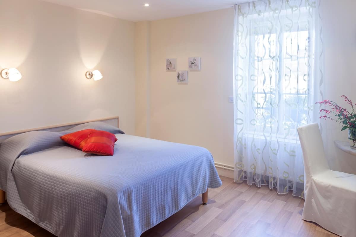 Standard Double Room | Desk, free WiFi