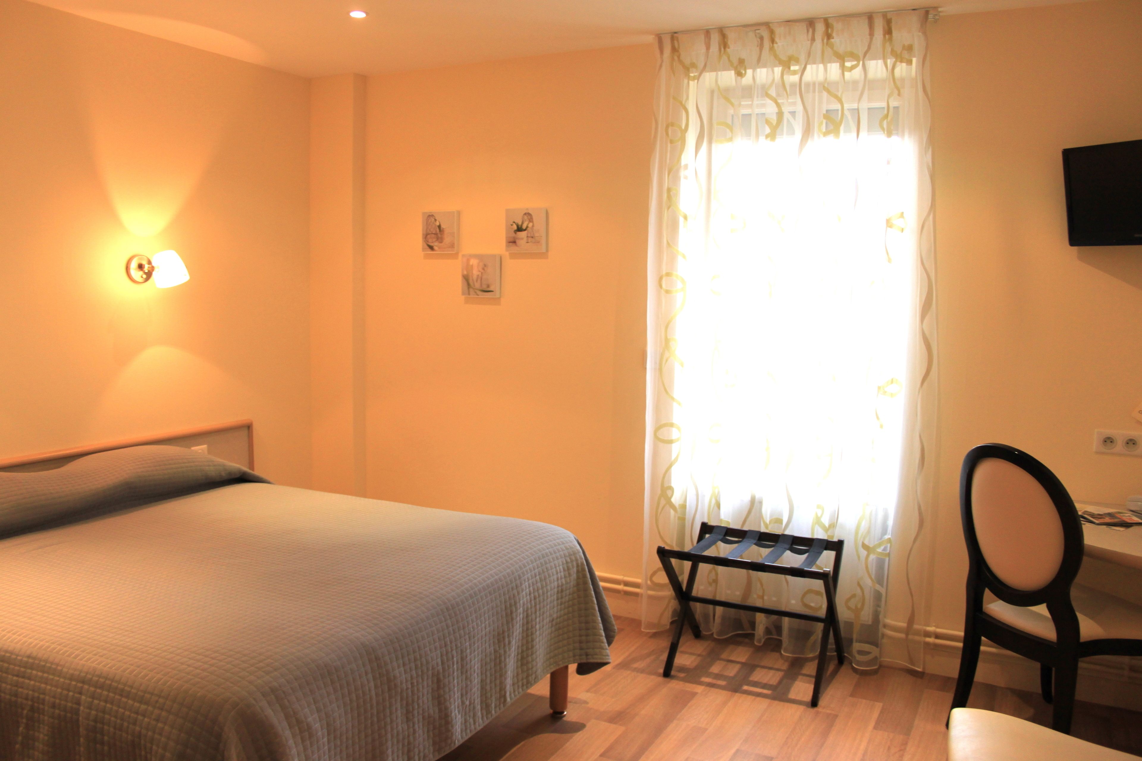 standard double room | desk, free wifi