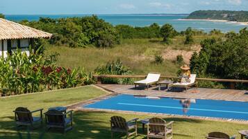 32-inch LCD TV with cable channels, TV